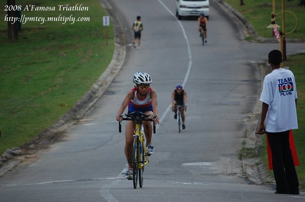 I look like a budak kecik !!! (Eric\'s helmet)