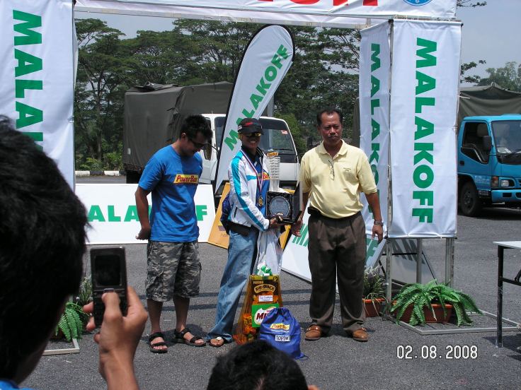 mr.rahimi , u checking out my bunion ker..? uhuuhuh...