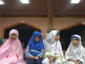 friendly najwa in the foto (left  most)