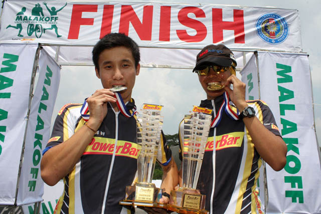 me and Ong Wei Xiang, with our medals and trophy AND cool Powerbar jersey