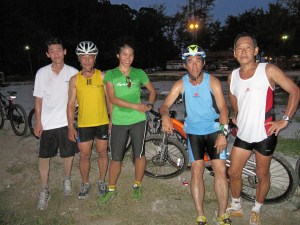 me and my Kuantan kakis after a short but tiring mtb session 