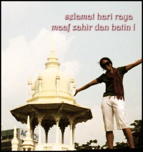Selamat Hari Raya Aidilfitri, Maaf Zahir dan Batin ! Pic taken at the old railway station in KL !