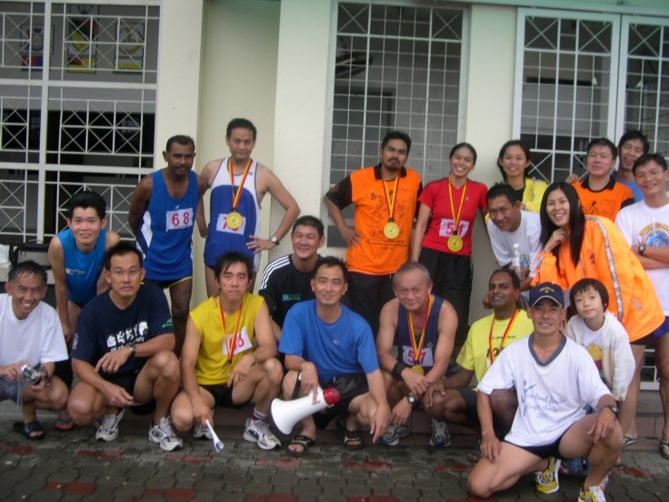 With fellow Kuantan Pacesetters friends after the run !