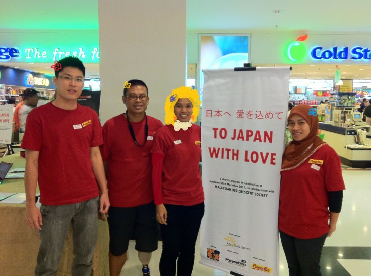 To Japan With Love charity drive in 2011.And my team  had the honour of welcoming SBR to the booth. p.s. its fun playing with Paint ! heheee...flower power.
