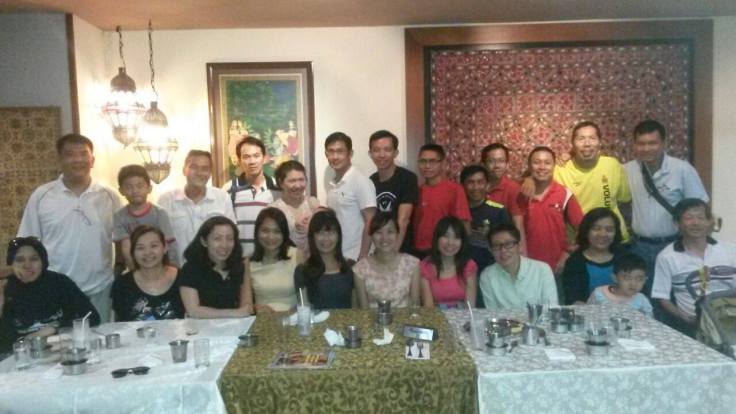 Can't find a clearer group of everybody, but this is the best. Yours truly on the left hand face half covered by my daughter's cute hands. heheh